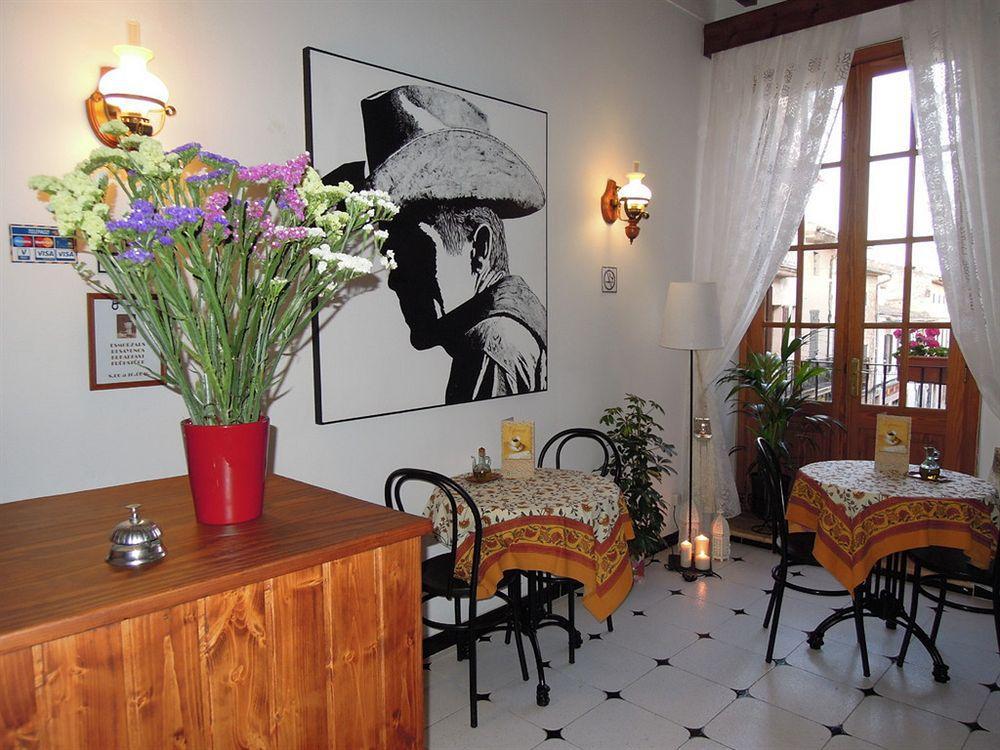 Hostal Ca'N Tiu Alaro Exterior photo