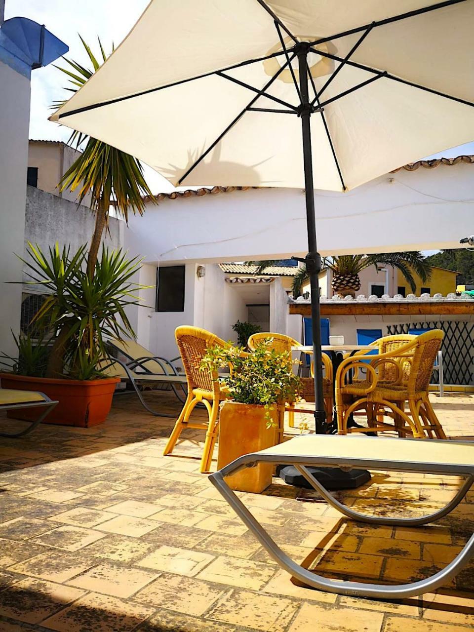 Hostal Ca'N Tiu Alaro Exterior photo